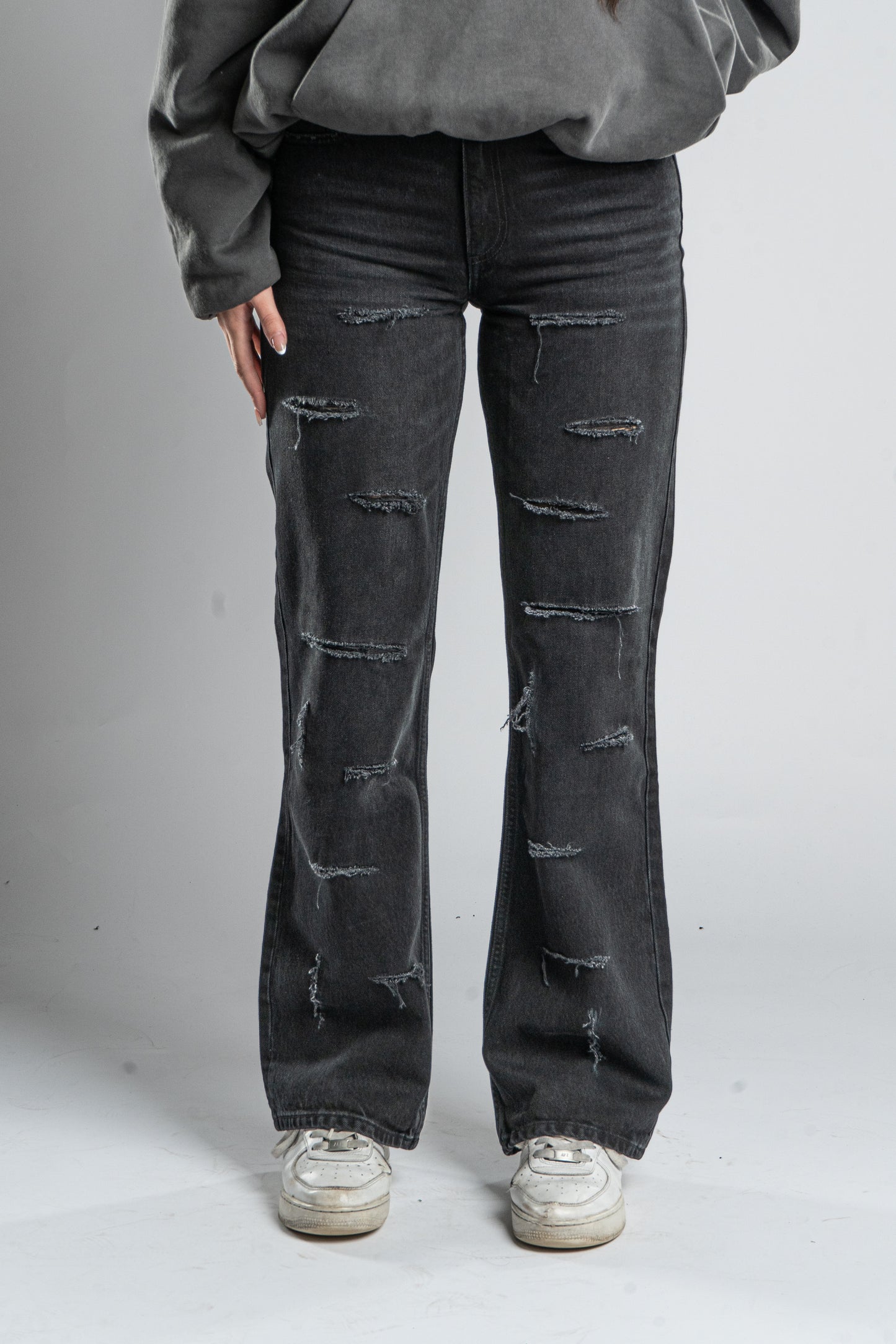 BASIC DISTRESSED JEANS WMNS 1
