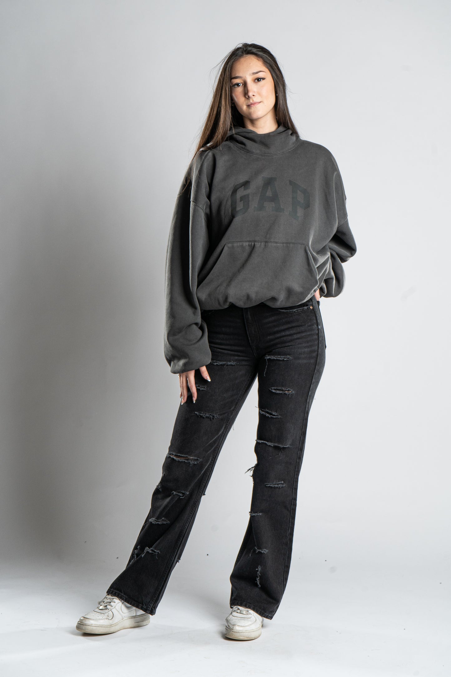 BASIC DISTRESSED JEANS WMNS 1