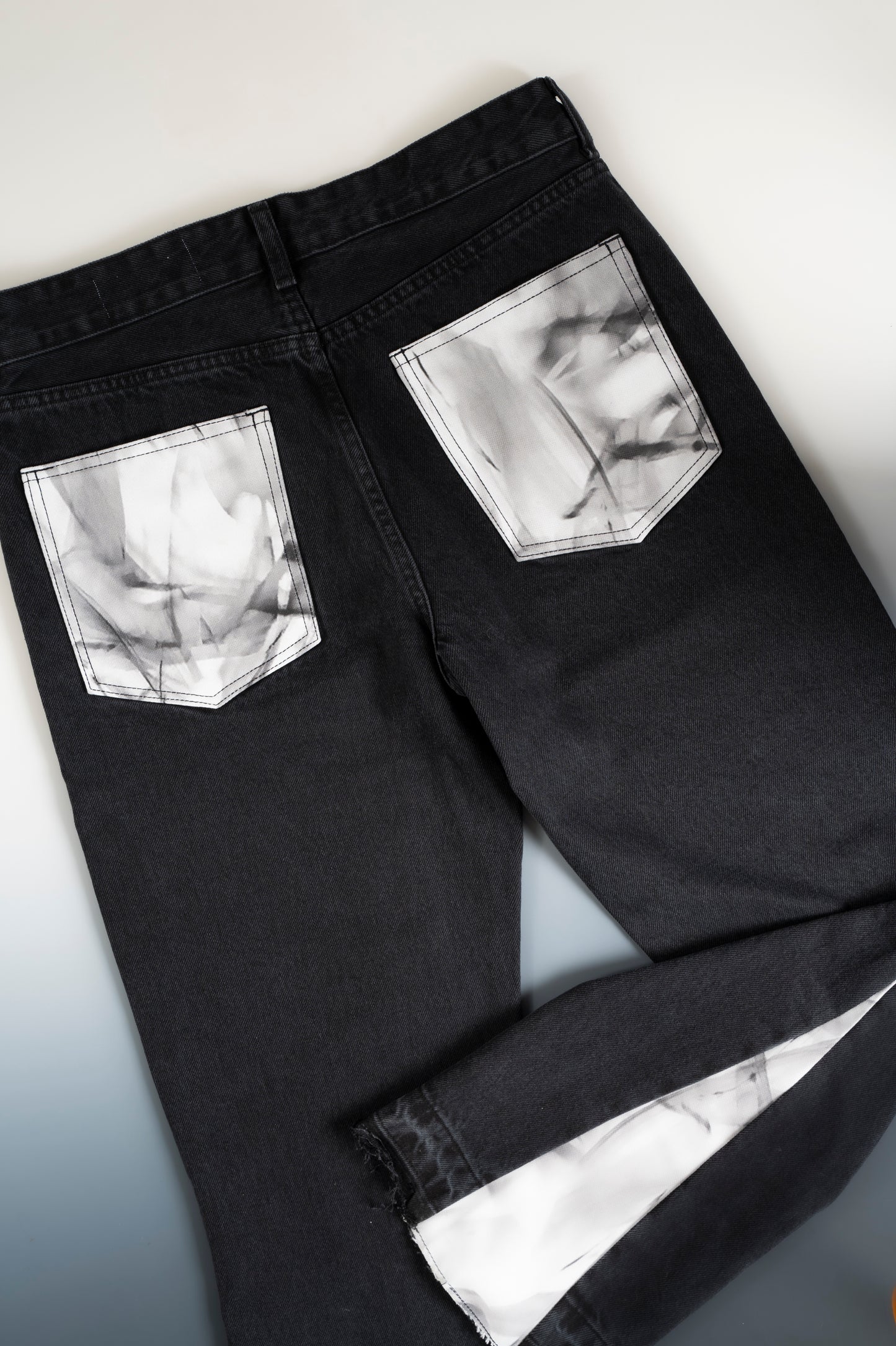 FLARED MARBLE JEANS