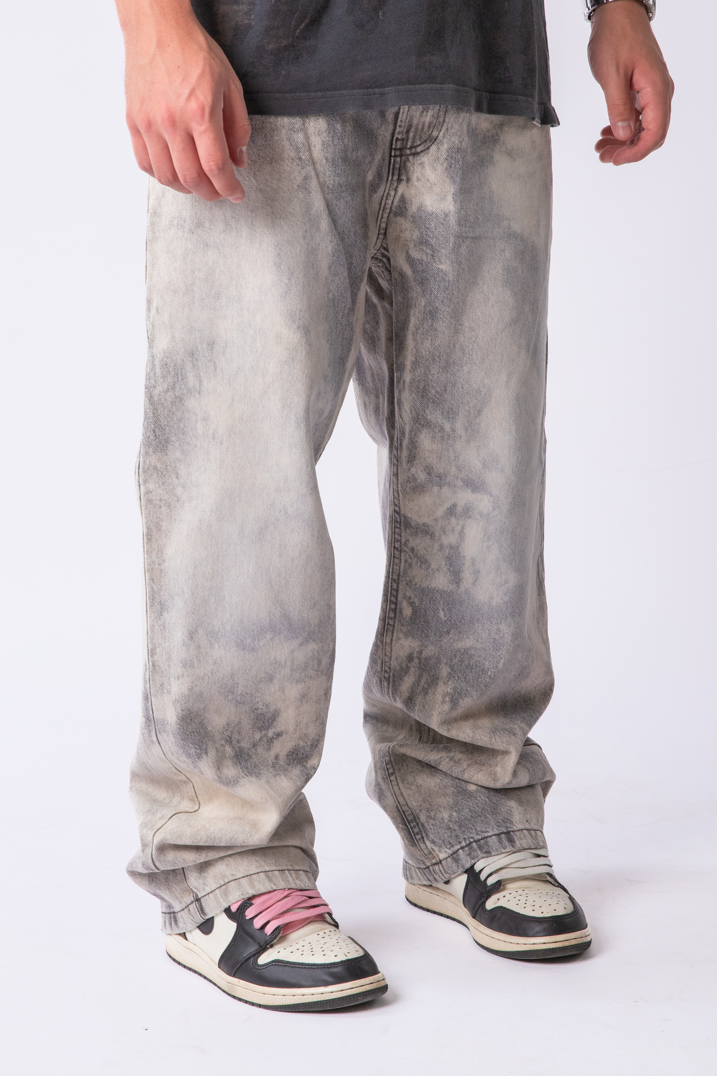 CUSTOM BLEACHED JEANS