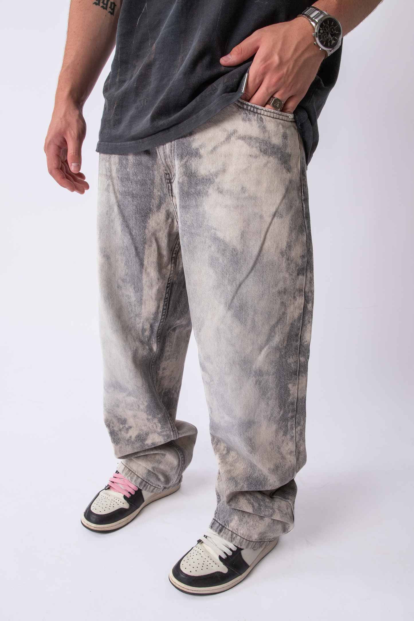 CUSTOM BLEACHED JEANS