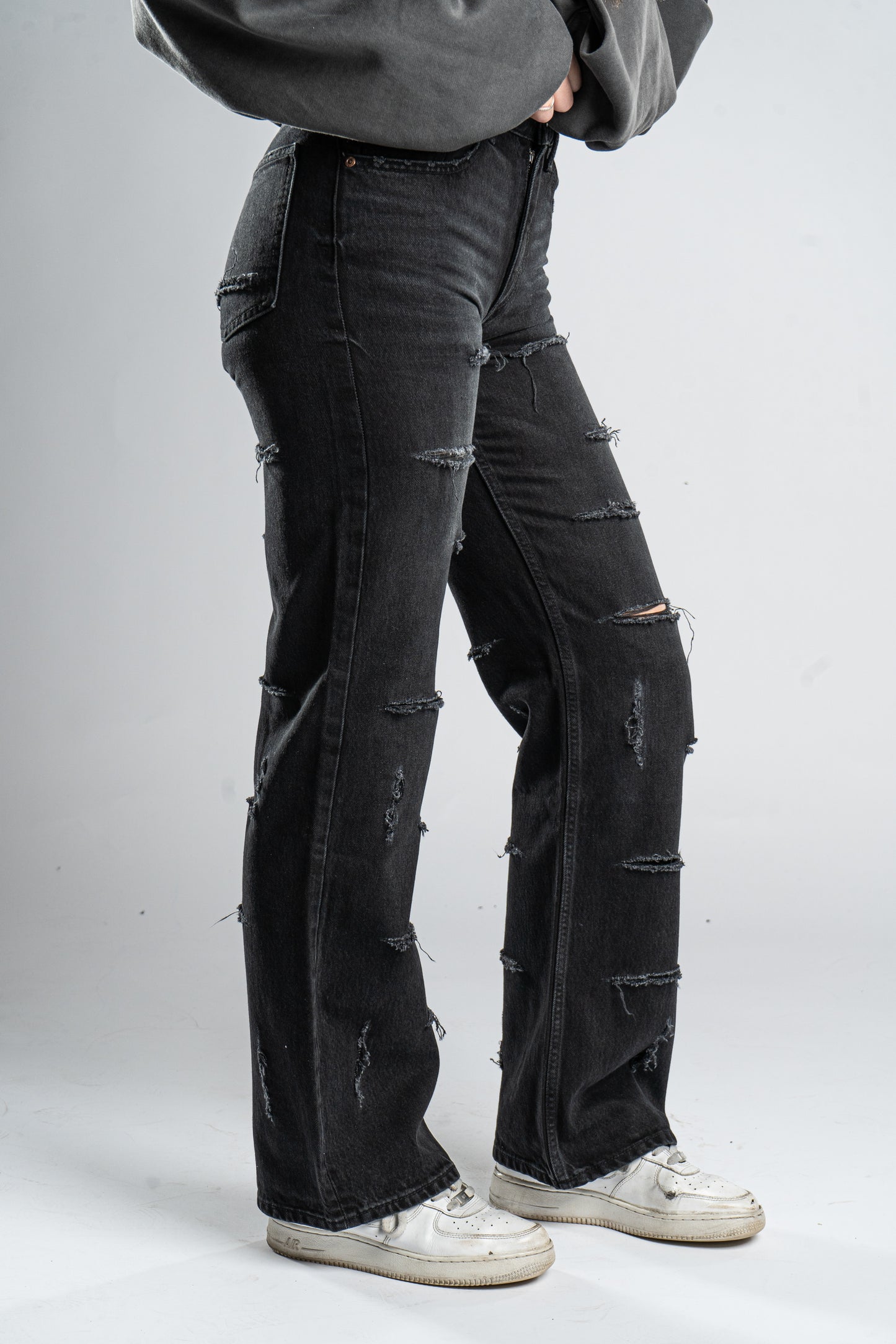 BASIC DISTRESSED JEANS WMNS