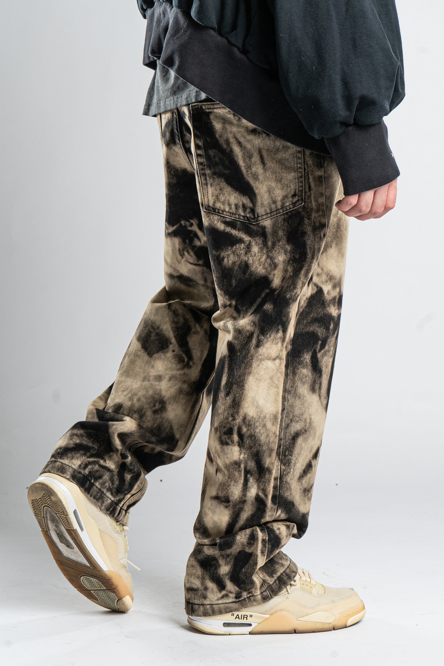 CUSTOM BLEACHED JEANS BLACK