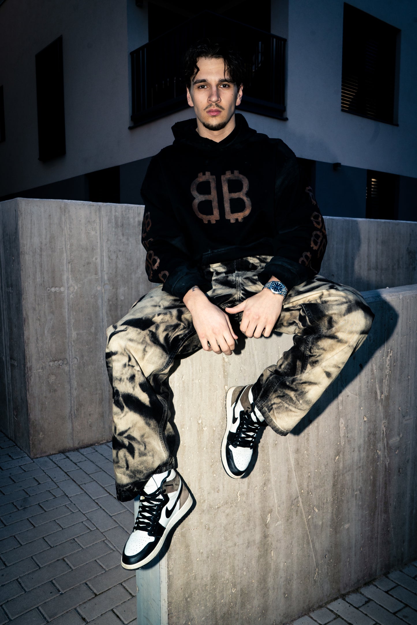 CUSTOM BLEACHED JEANS BLACK