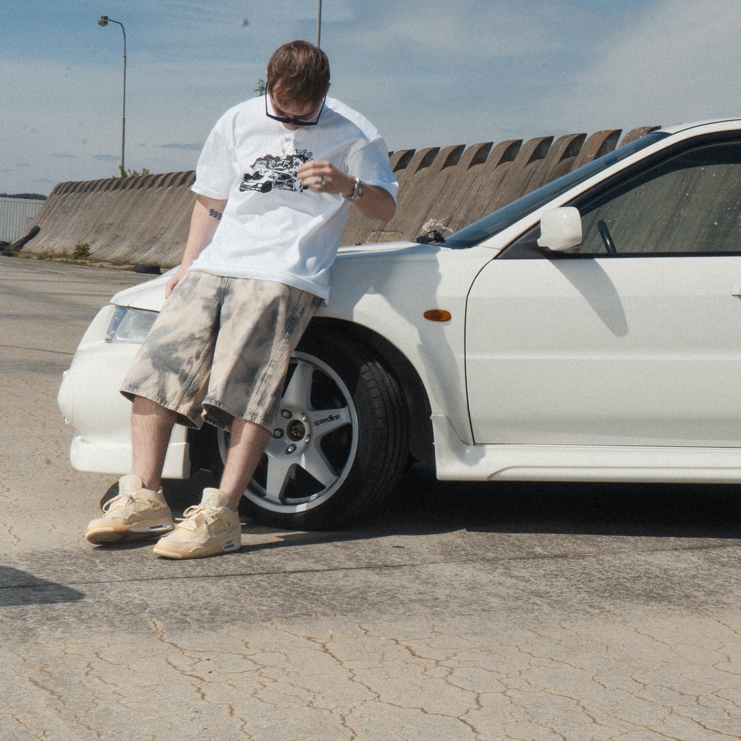 BAGGY BLEACHED GREY SHORTS