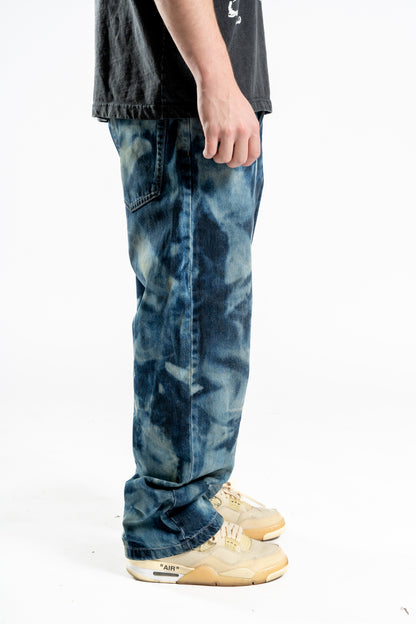 BAGGY BLEACHED BLUE JEANS