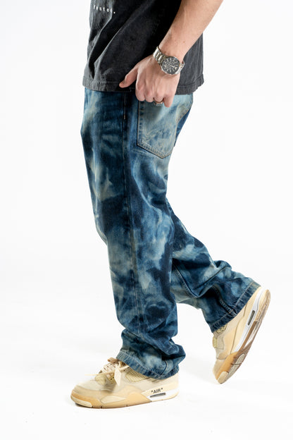BAGGY BLEACHED BLUE JEANS
