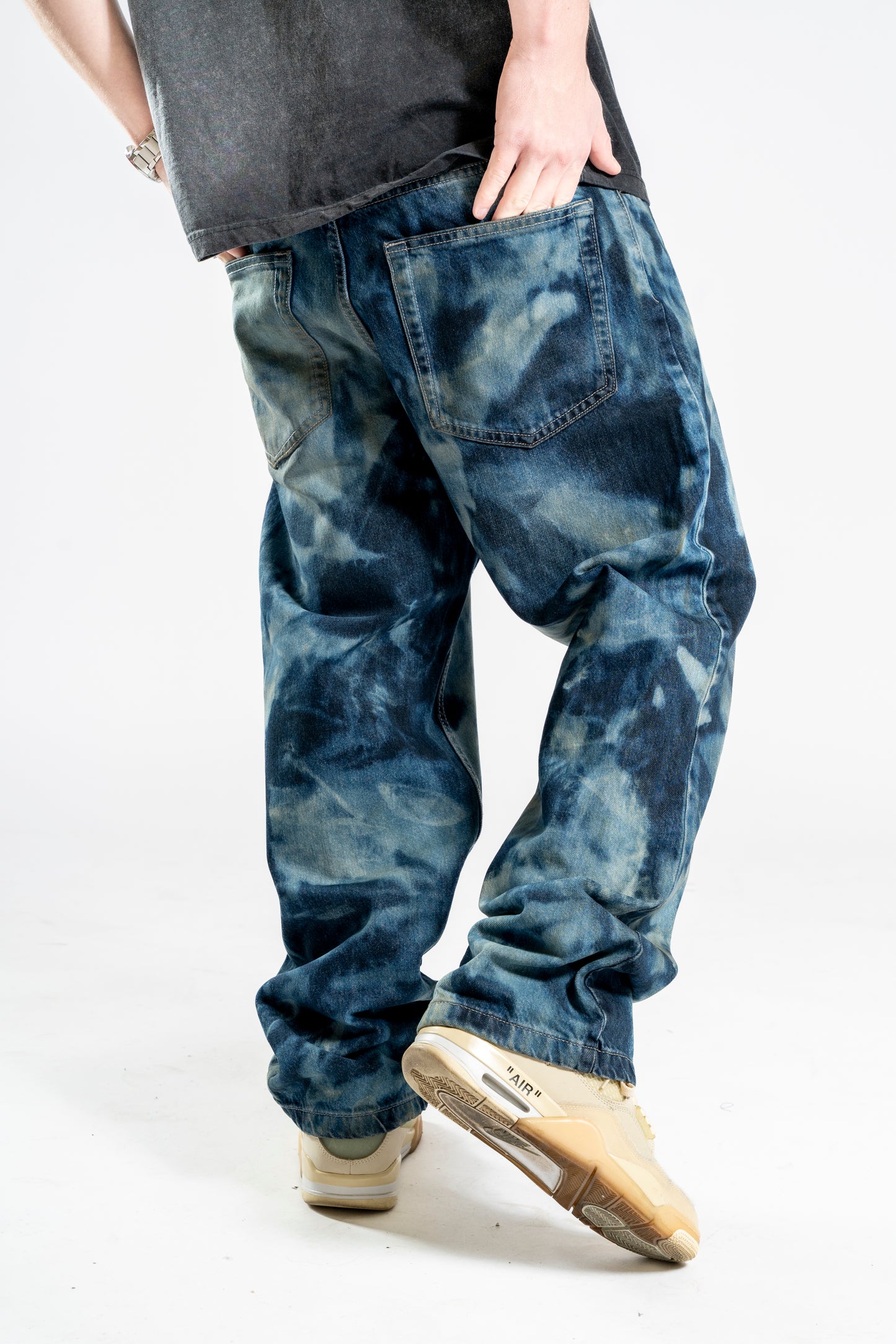 CUSTOM BLUE BLEACHED JEANS
