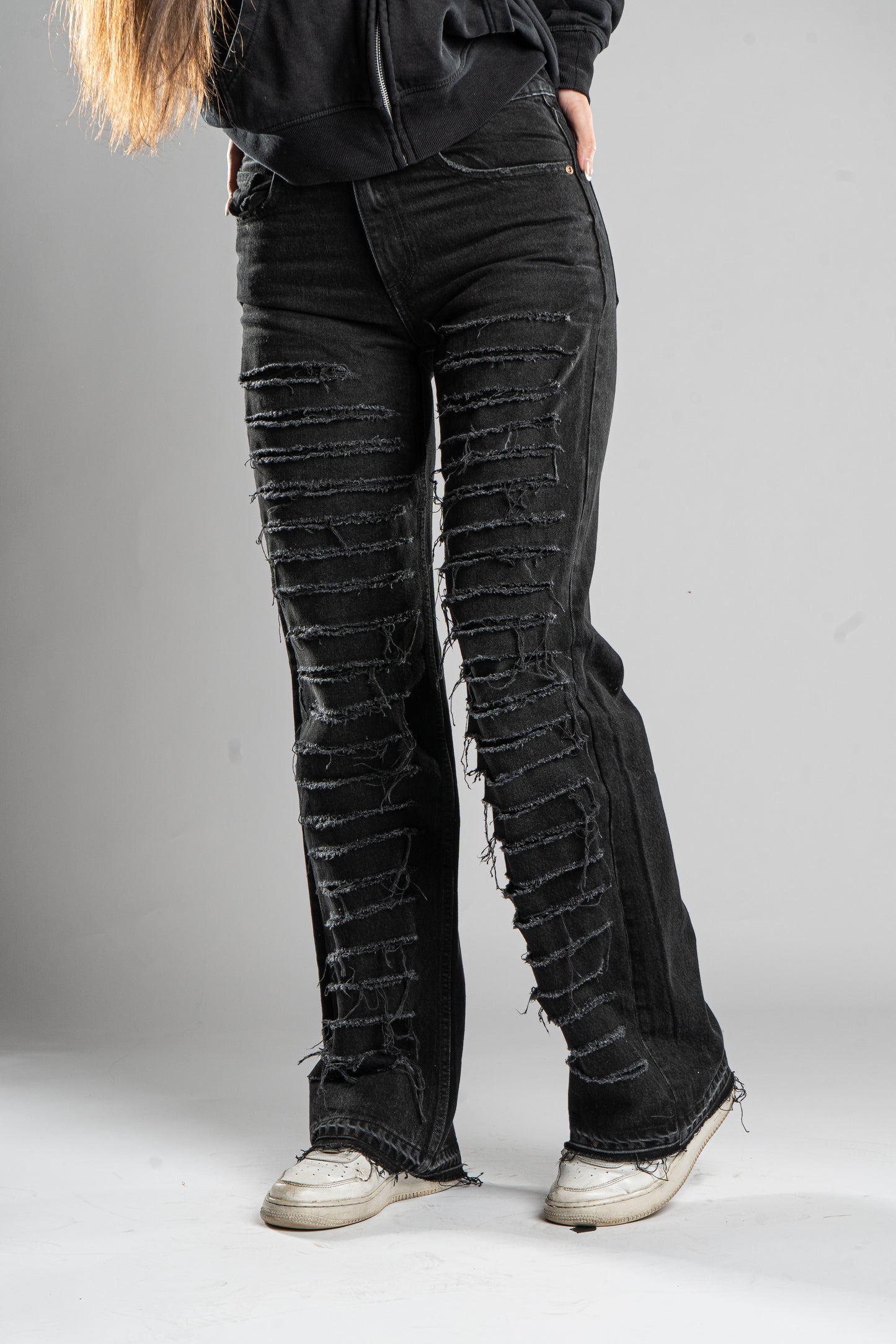 CUSTOM DISTRESSED JEANS WMNS