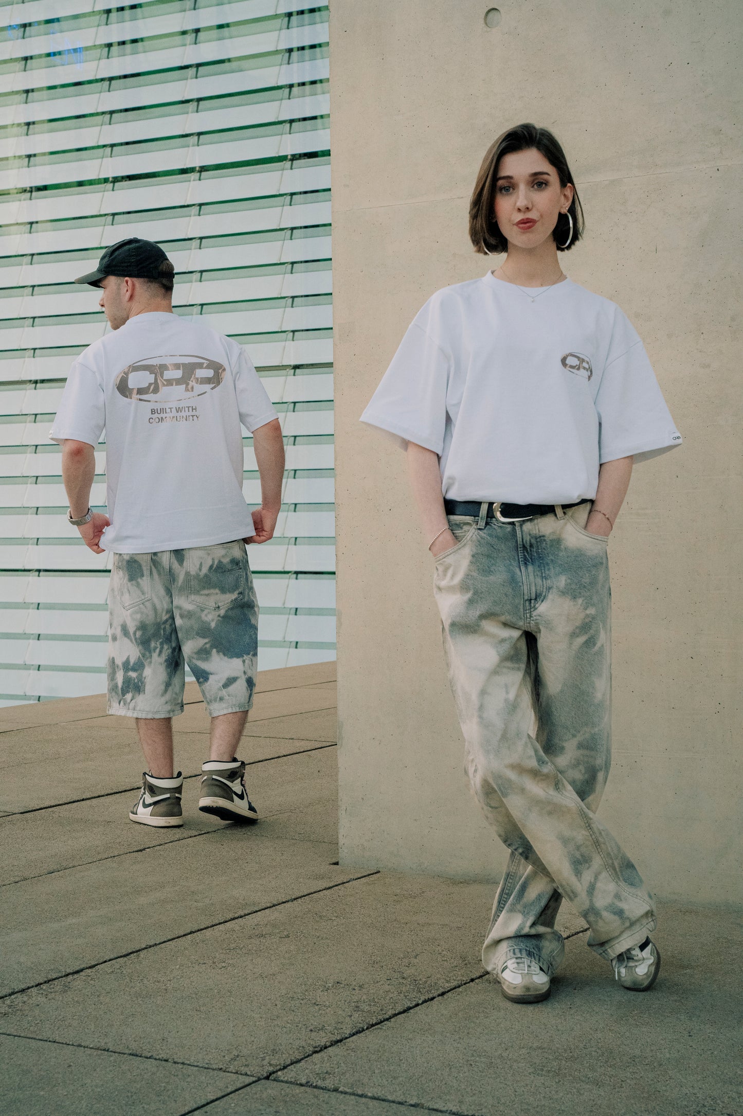 BAGGY BLEACHED GREY SHORTS
