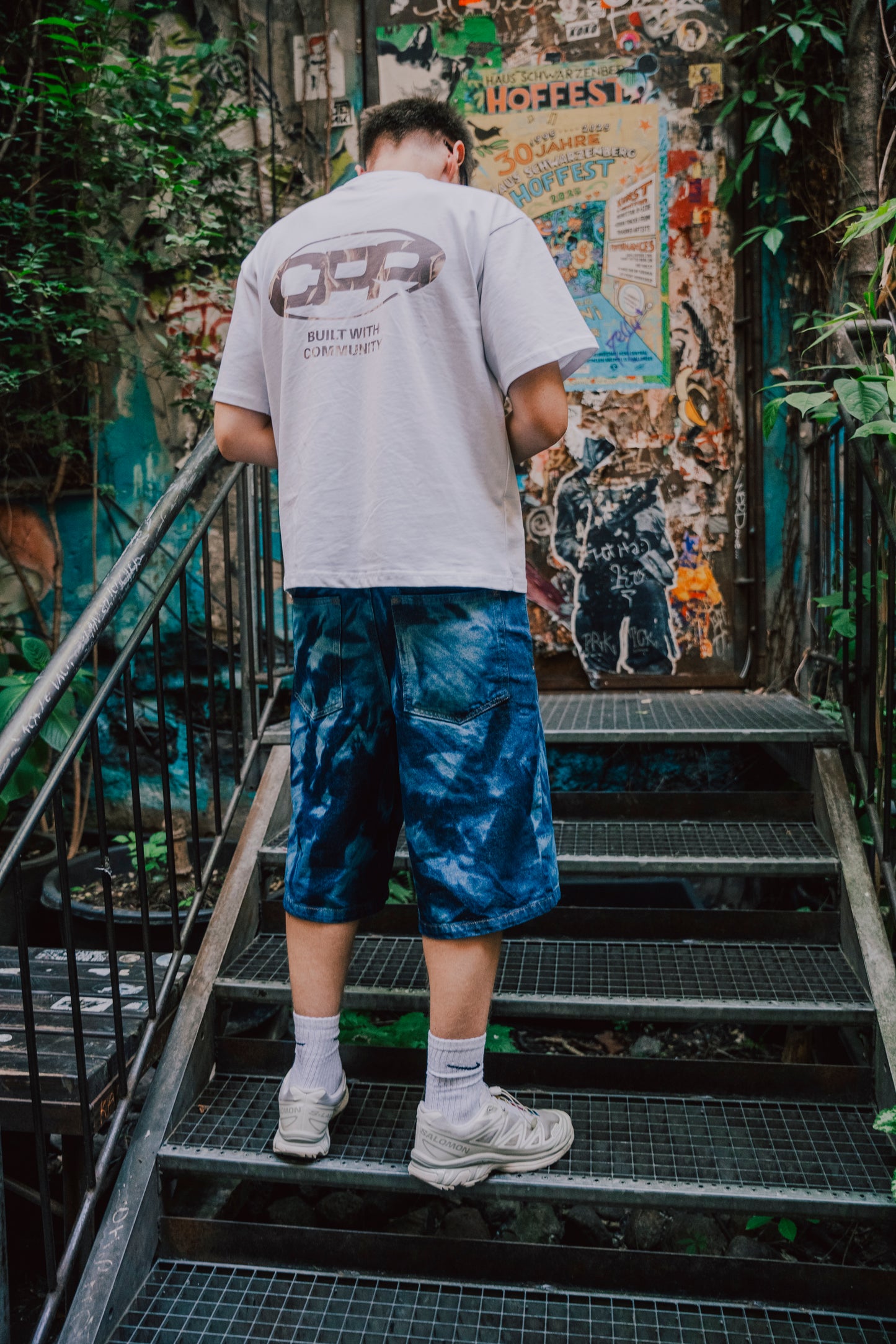 BAGGY BLEACHED BLUE SHORTS