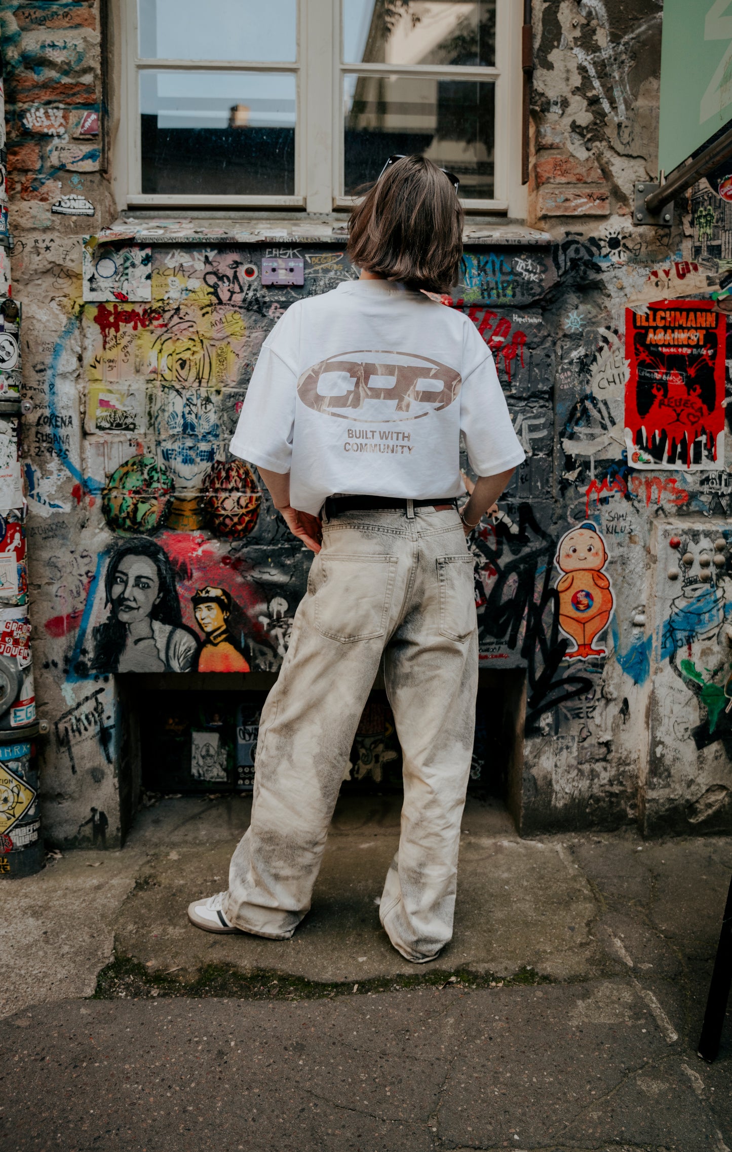 BAGGY BLEACHED GREY JEANS
