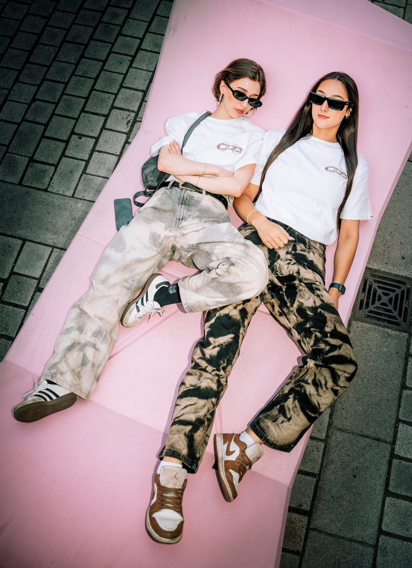 BAGGY BLEACHED BLACK JEANS