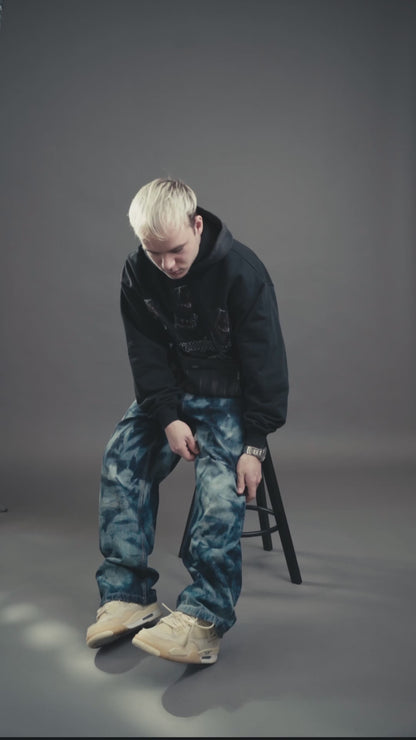 BAGGY BLEACHED BLUE JEANS